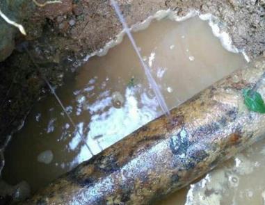 金川楼顶渗水维修公司分享下地暖漏水的原因及检测方法。